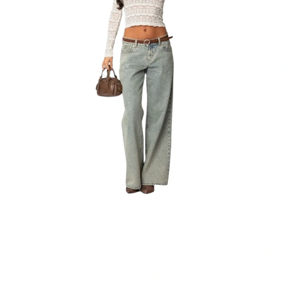 Veveret NWT White Lace Long Sleeve Crop Top SZ M